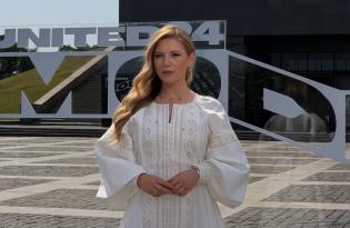 Зірка серіалу Вікінги Кетрін Винник відвідала весілля українського військового