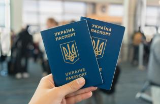 На границах ЕС с 6 сентября ужесточают контроль: почему очереди в аэропортах могут увеличиться