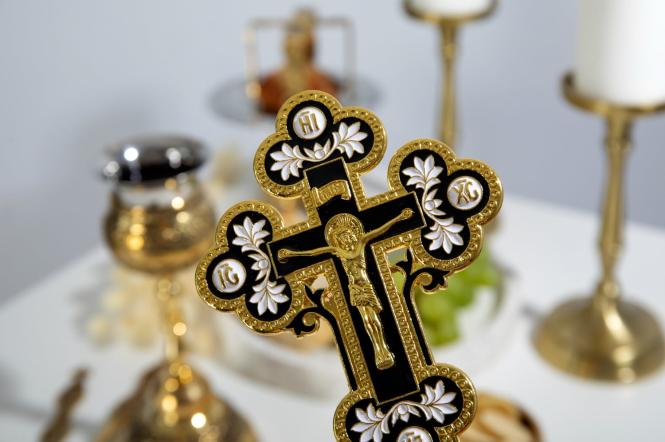 Церковне свято 14 вересня: велике Воздвиження Хреста, піст і чому не варто працювати на землі