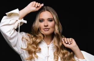 Ведуча ТСН Наталя Островська знялась у розкішній фотосесії