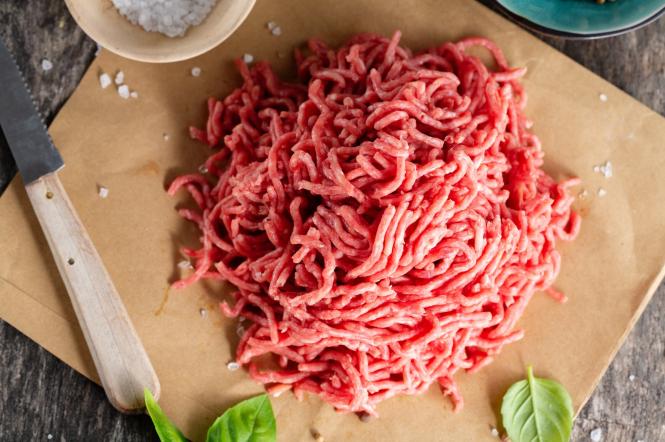 Що додати в фарш, щоб він був соковитим, але не жирним: цей продукт вже у вас є