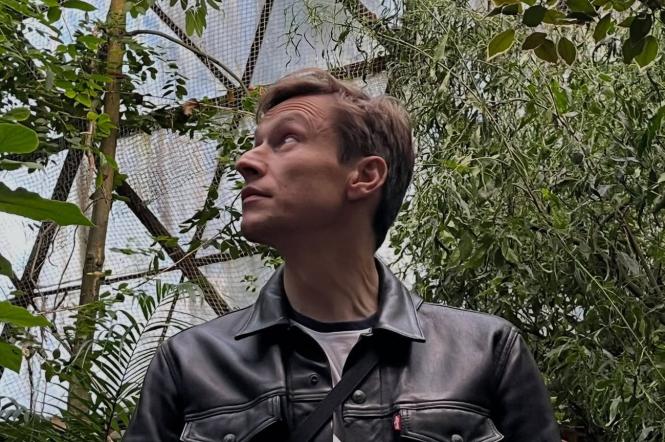 Костянтин Октябрський показав атмосферу на зйомках Парочки слідчих та насмішив фанів