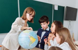 Коли День учителя у 2026 році: дата свята та цікаві шкільні традиції