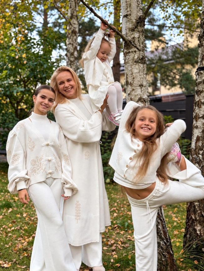 Лілія Ребрик із доньками