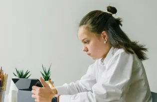 Подросткам хотят разрешить официально работать до 38 часов в неделю: почему?