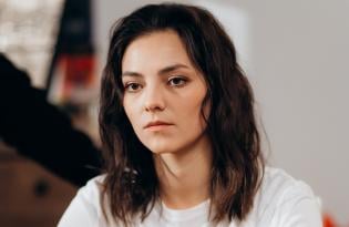 Хто зіграє у серіалі Відважна дівчина: головні герої та актори нової детективної драми