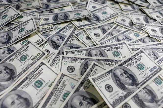 Долар уперше перевищив 45 гривень: що буде з курсом далі