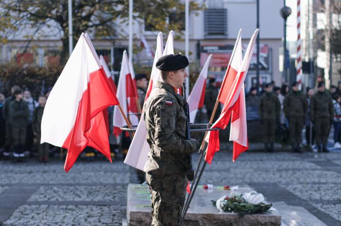 Закордонного паспорта може бути замало: Польща планує змінити правила в’їзду