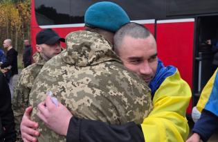 270 українців повернулися додому: Україна та РФ провели обмін полоненими