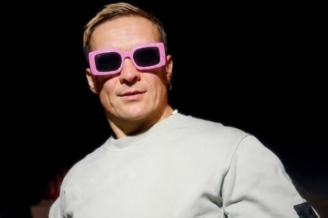 Усик прилетів до Ер-Ріяда з відомим боксером перед титульним боєм