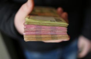 Українці ще можуть оформити 1000 або 2000 грн через Дію: хто може отримати гроші
