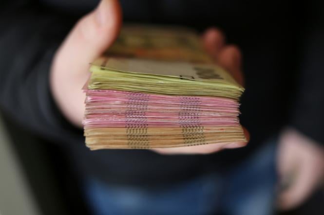 Українці ще можуть оформити 1000 або 2000 грн через Дію: хто може отримати гроші