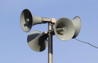 Сирена, голос диктора та різні рівні небезпеки: як правильно розрізняти сигнали повітряної тривоги