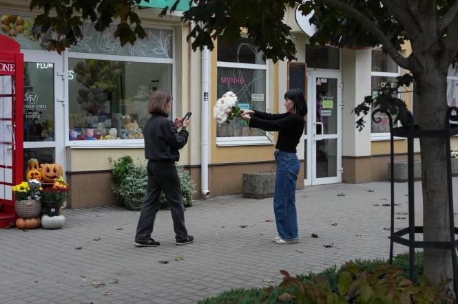 Херсон вибухнув життям: люди вийшли на вулиці й радіють тиші - щемливі кадри з міста