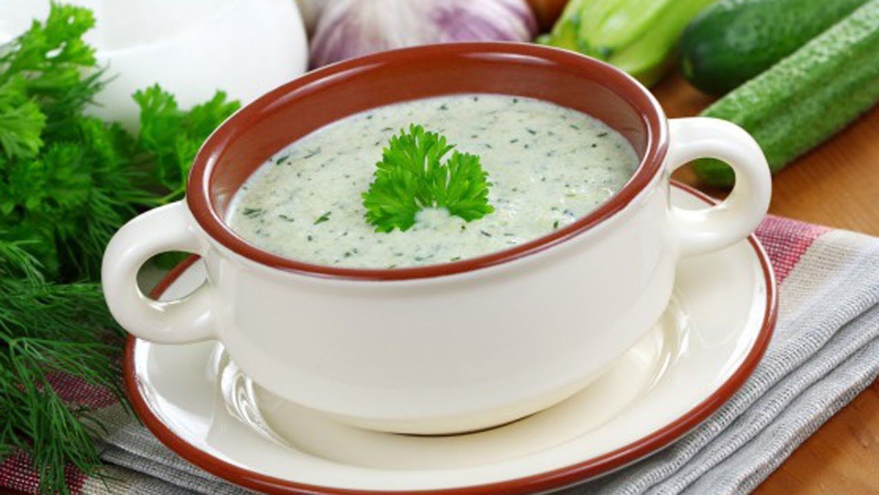 Рецепт від Руслана Сенічкіна: холодний суп із огірка та цукіні