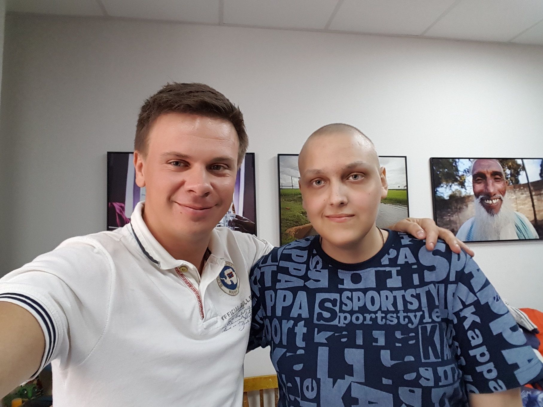 Дмитро Комаров збирає гроші на лікування онкохворого юнака