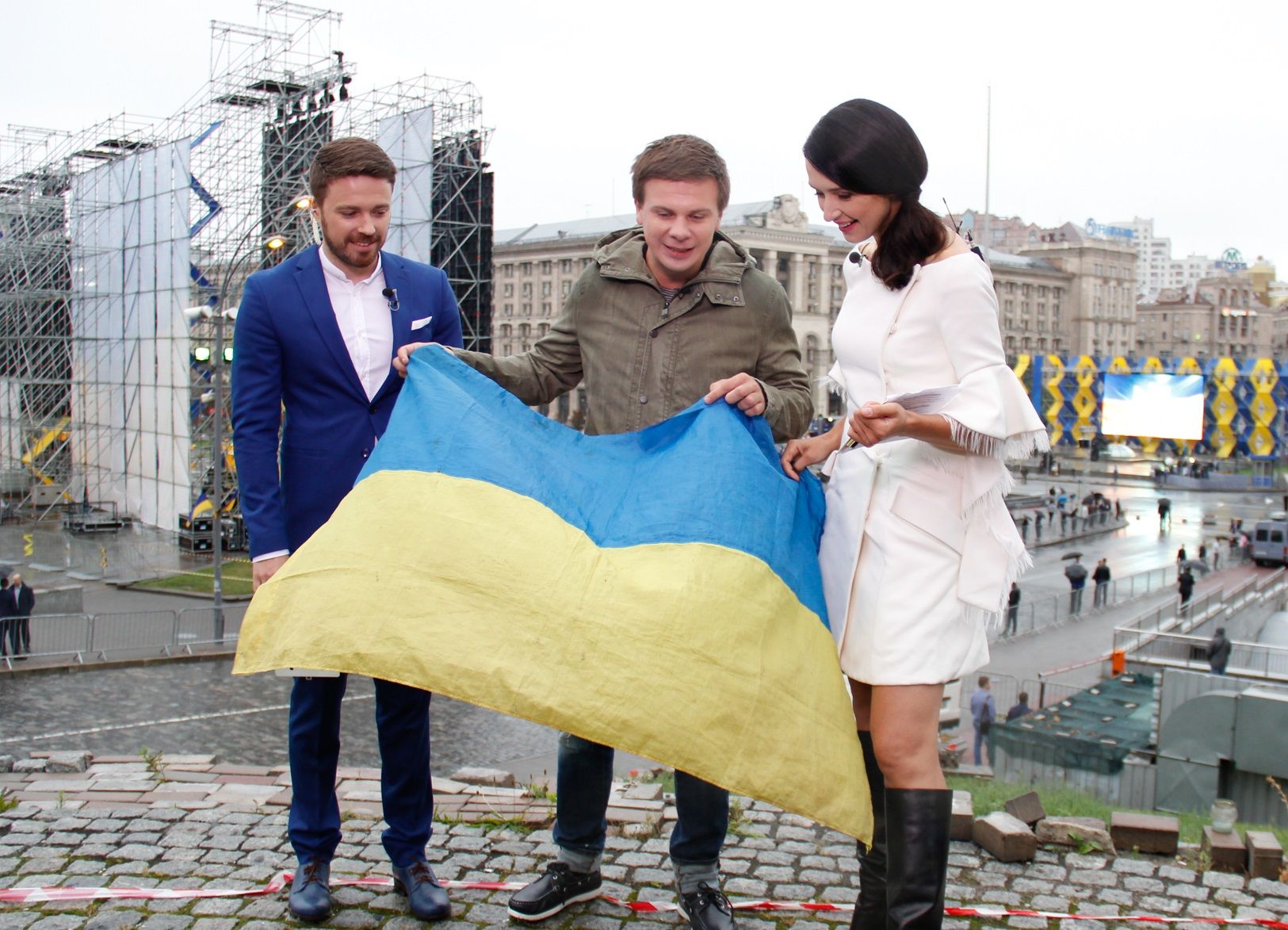Мандрівник Дмитро Комаров зізнався, що завжди бере з собою прапор України