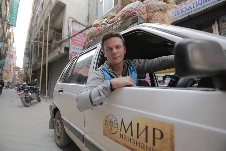 Дмитро Комаров дізнався історії людей, які постраждали від землетрусу в Непалі в 2015 році