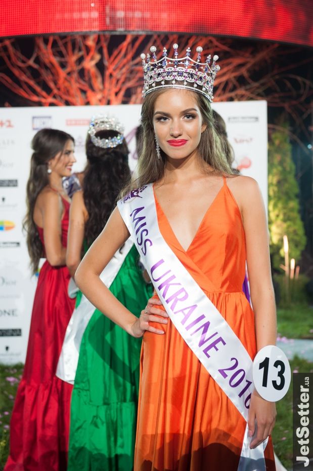 Міс Україна показала сукню, в якій виступить на Міс Світу