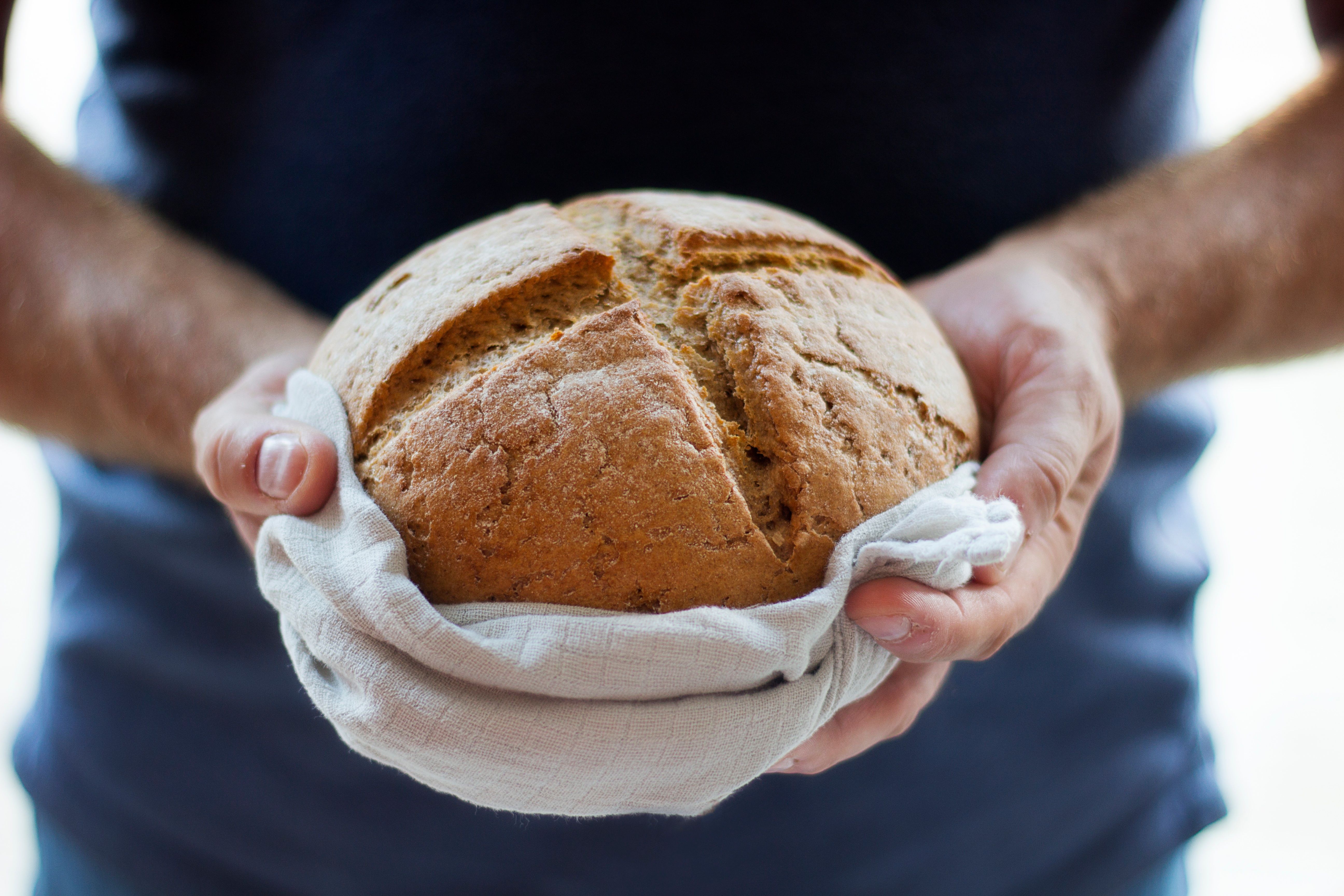 Як правильно зберігати хліб