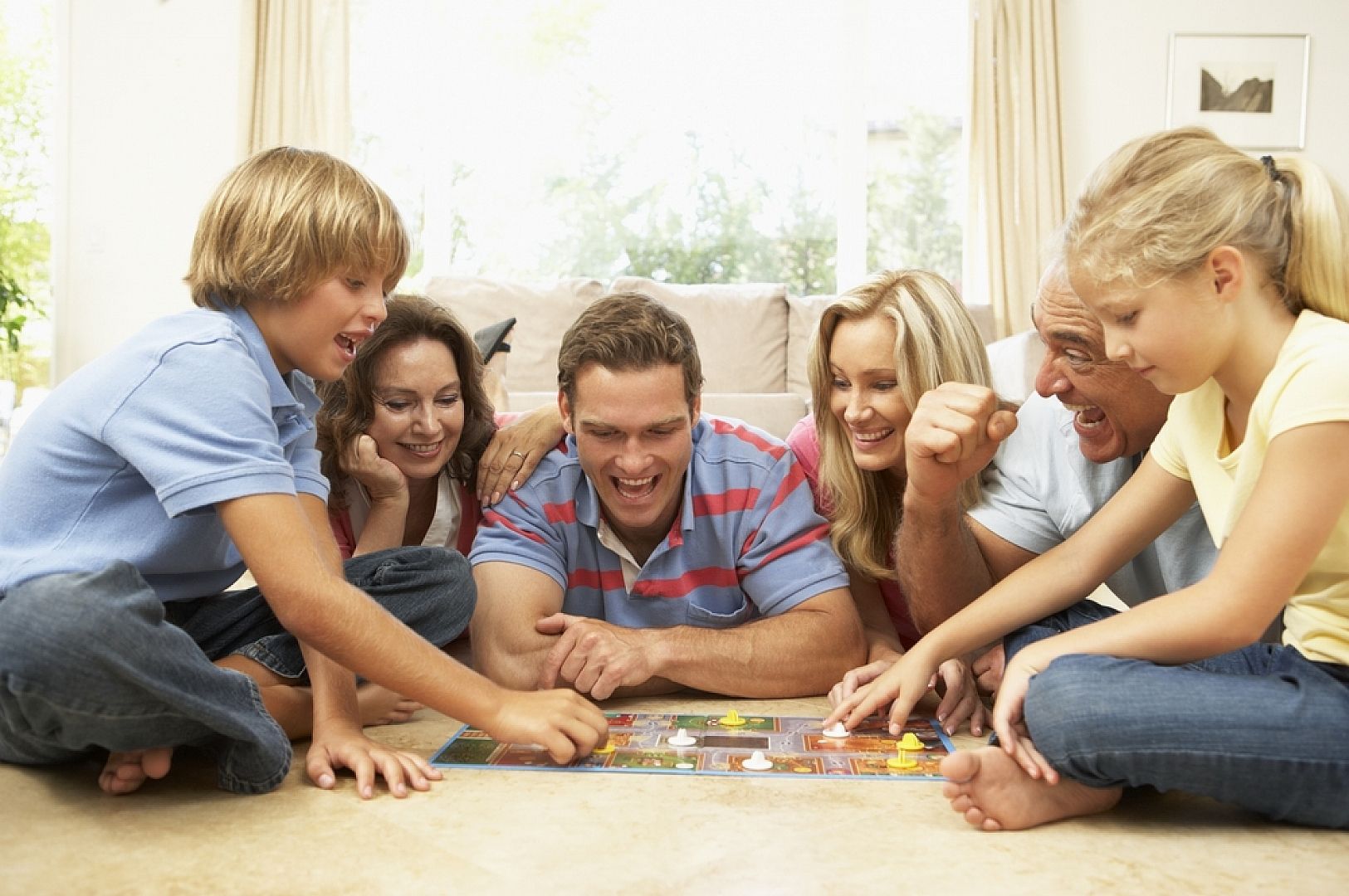 Настольные игры - играем всей семьей