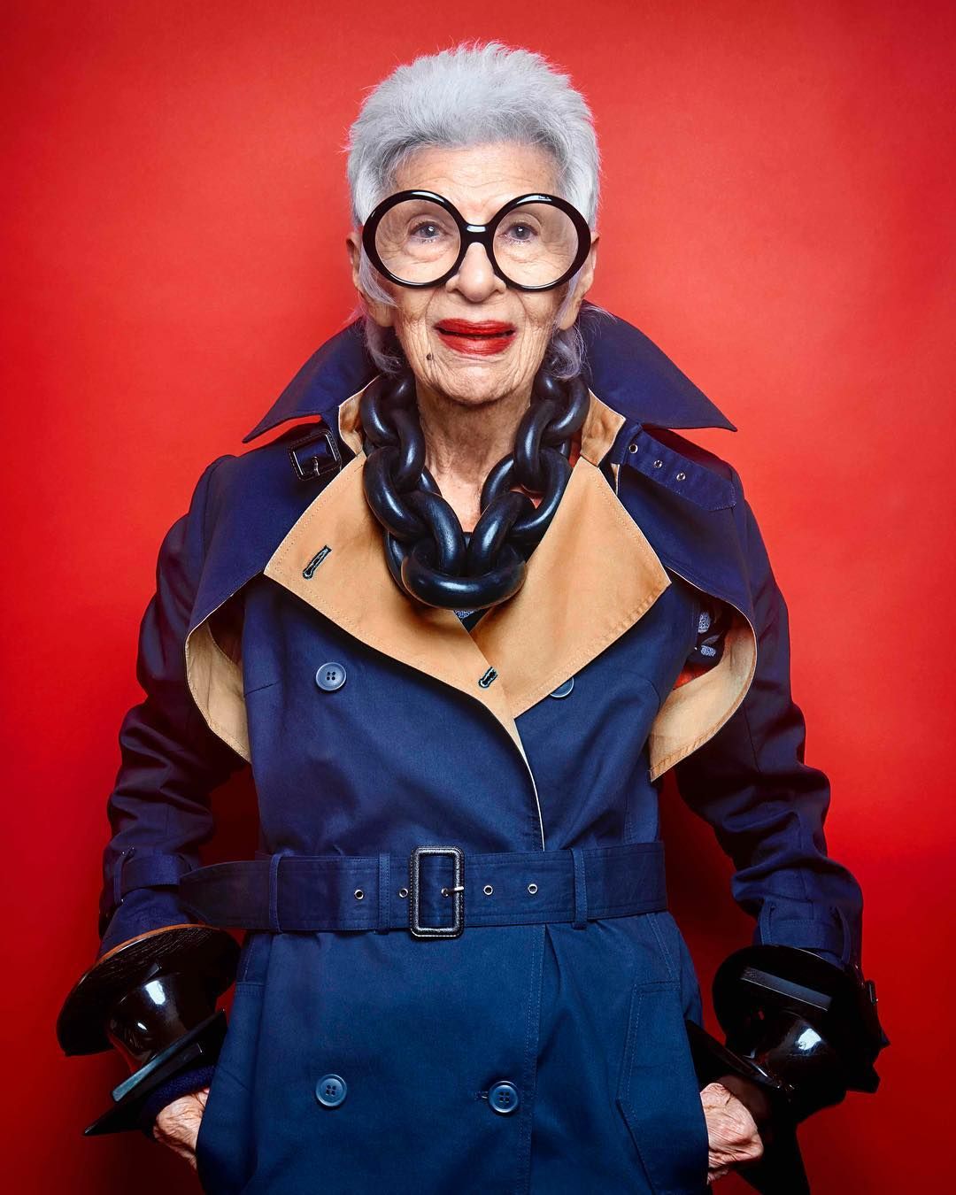 97-летняя американка Айрис Апфель подписала контракт с известным модельным агентством