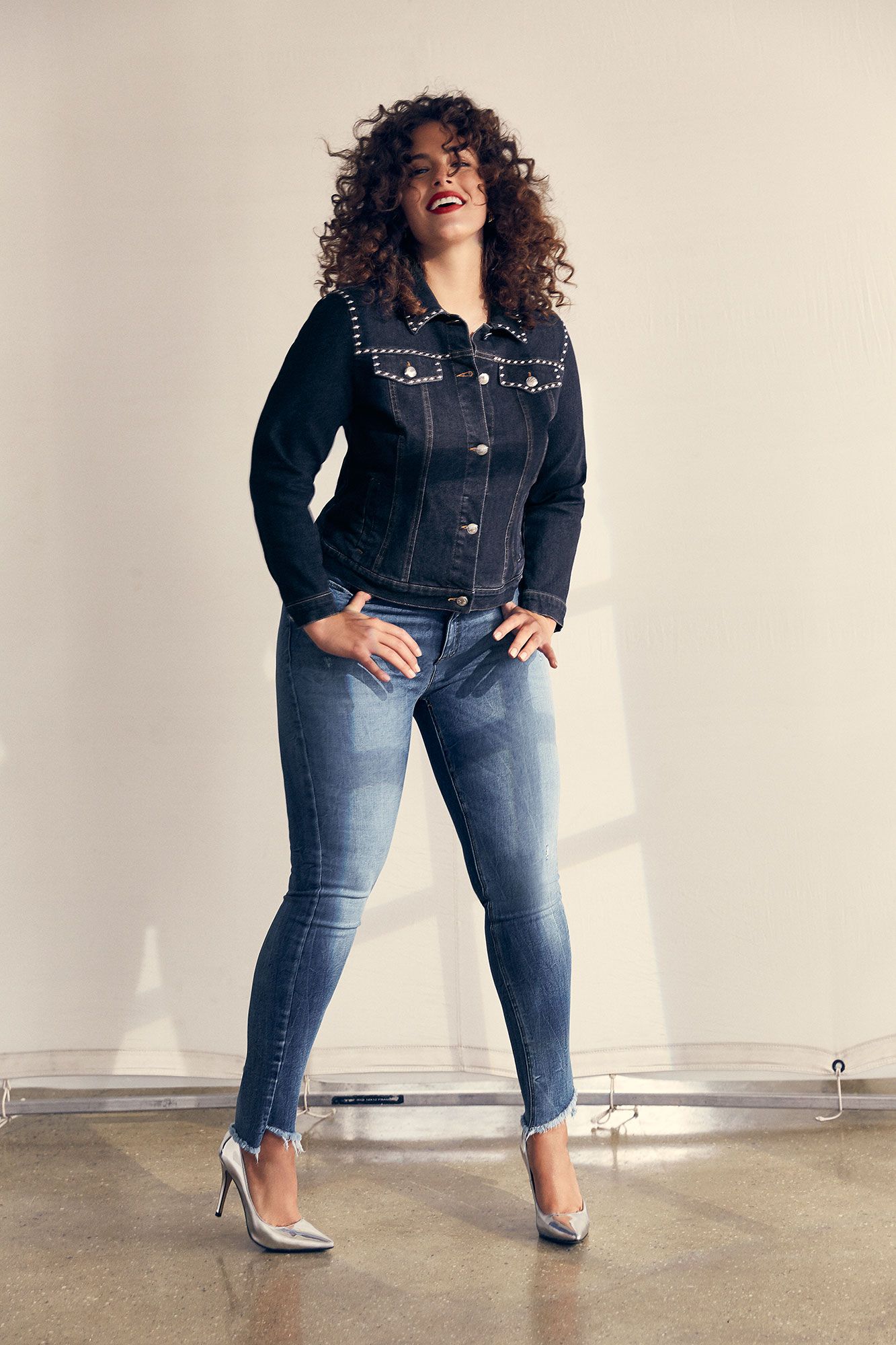 Модные джинсы для женщин plus size 