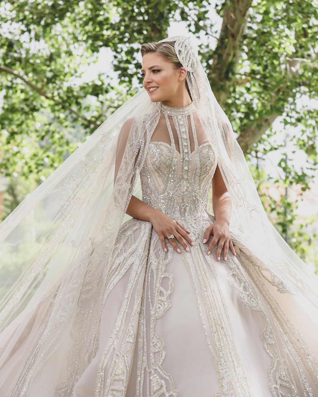 Як створювали найрозкішнішу сукню року від Елі Сааба (відео) | Весілля | 1+1
