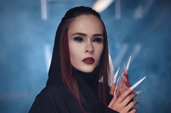 Юлія Саніна стала королевою вампірів у новому кліпі The Hardkiss «Жива» (відео)