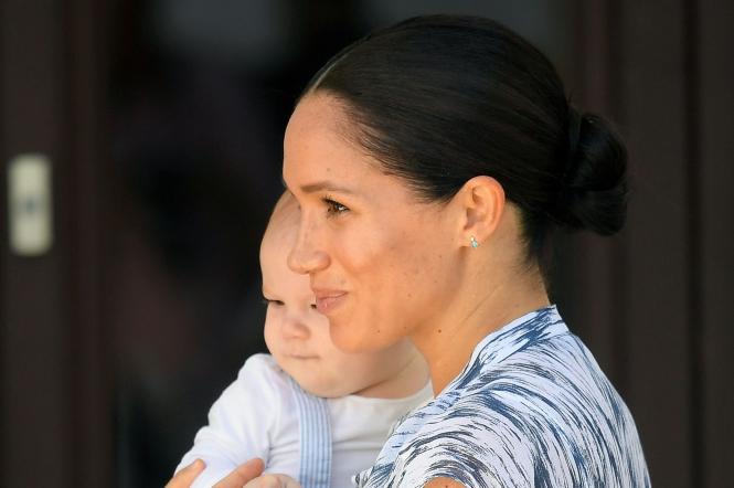 Image result for Самый обаятельный принц: сын Меган Маркл и Гарри на рождественской открытке