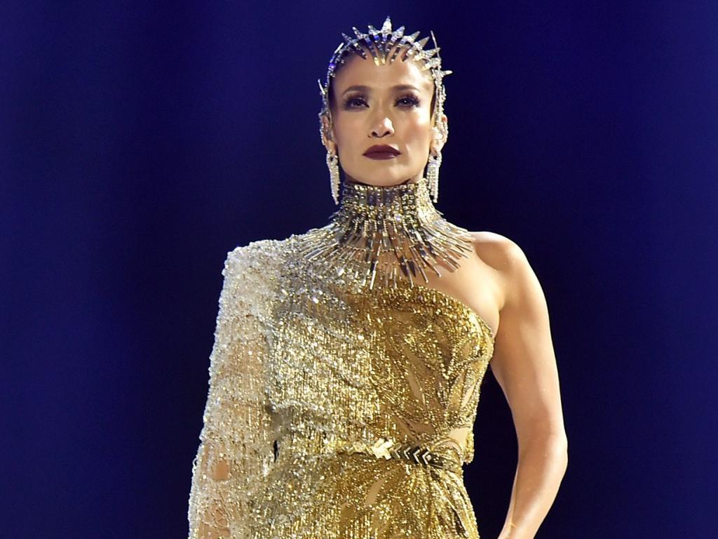 Дженніфер Лопес засвітила сукню, зіткану з золота (ФОТО) | Зірковий стиль | 1+1