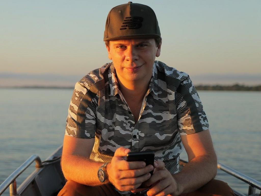 Дмитрий Комаров едва не потерял пальцы во время охоты на крабов | 1+1