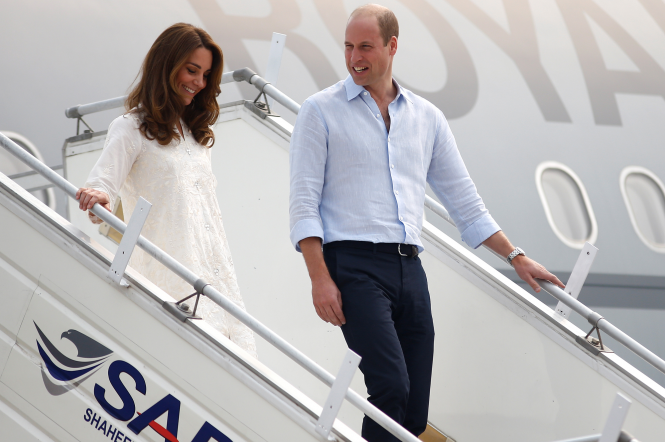 Кейт Міддлтон і принц Вільям опинилися під загрозою на борту літака | Новини | 1+1