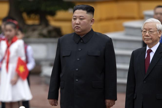 Суворий лідер Північної Кореї  Кім Чен Ин уявив себе принцом на білому коні (фото) | Новини | 1+1