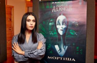 Людмила Барбір приміряла Готичну роль з «Родини Адамсів»