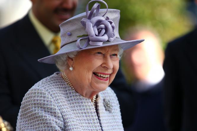 93-летняя Елизавета 2 сияет в новом образе | Королевская семья | 1+1