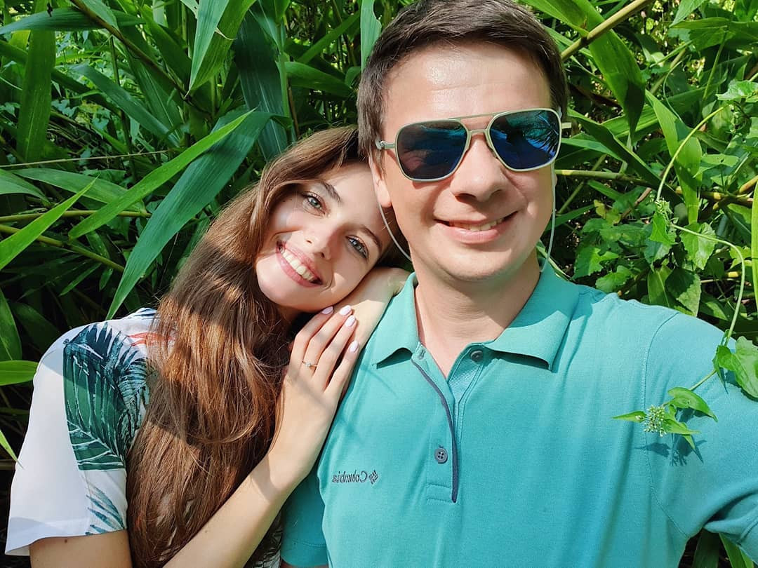 Дмитро Комаров з дружиною Олександрою Кучеренко