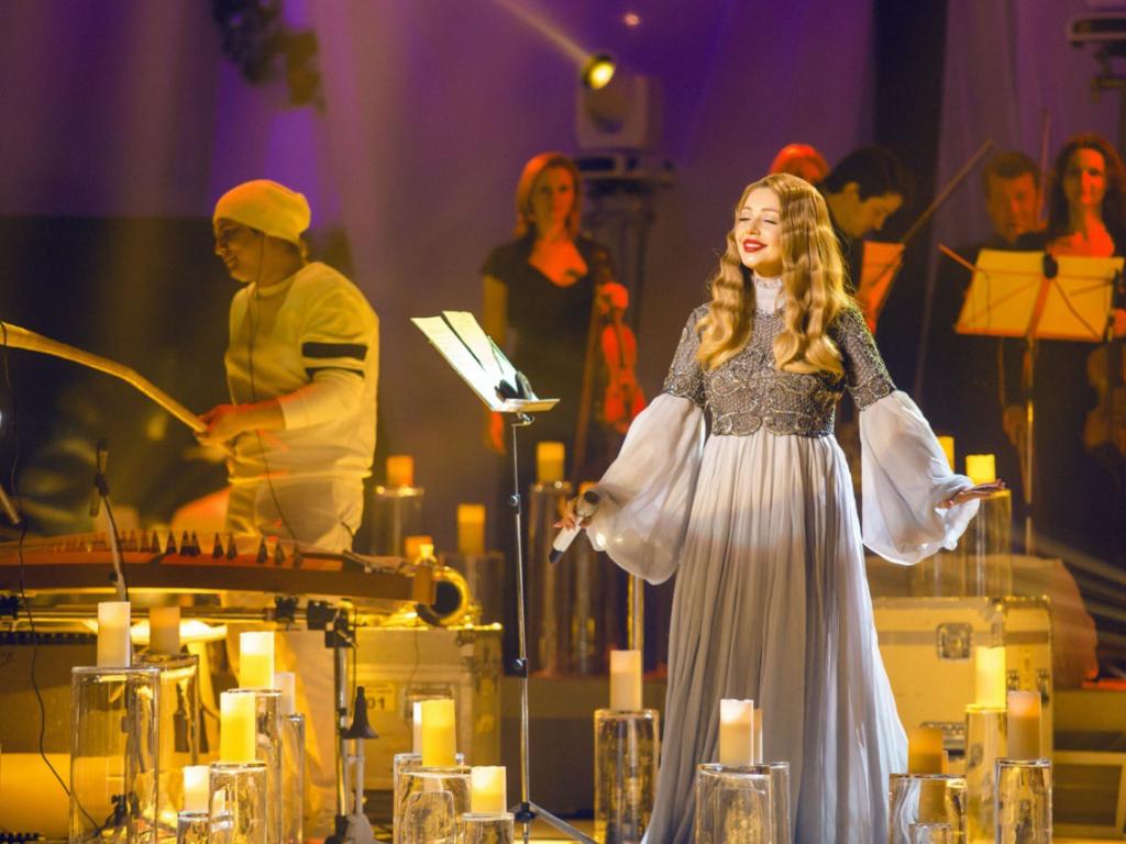 «Різдвяна історія з Тіною Кароль»: Украинские звезды споют самые известные колядки на праздничном концерте канала 1+1