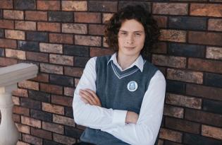 Актор серіалу «СидОренки-СидорЕнки» Петро Ніньовський розповів про екстремальні зйомки на карнизі