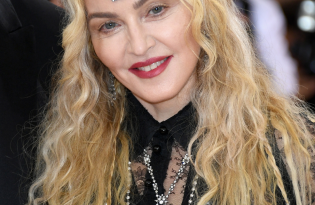 Мадонна похвасталась растяжкой, стоя на руках (ВИДЕО) | Новости шоу-бизнеса | 1+1