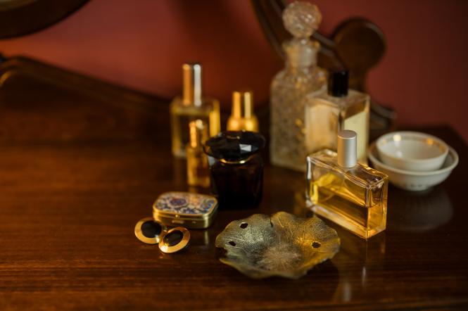 Чем отличаются мужские и женские духи? Как выбирать парфюм? Почему хорошие духи стоят дорого?