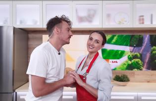 Евгений Клопотенко жена: в кулинара роман с Анной Ризатдиновой? Пара готовит на кухне вместе в шоу «Твой день»