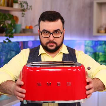 Руслан Сенічкін з мікрохвильовкою