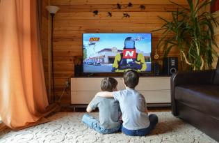 Нужно ли родителям контролировать видео-контент, который смотрят дети? Комментирует нейропсихолог