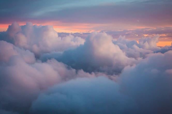 Дивні хмари над Києвом (сфотографували Осадча, Горбунов, Сенічкін, Мірошниченко та Каменських)