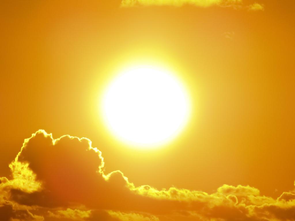 Руслан Сенічкін отримав сонячний удар: які симптоми та що робити при перегріві
