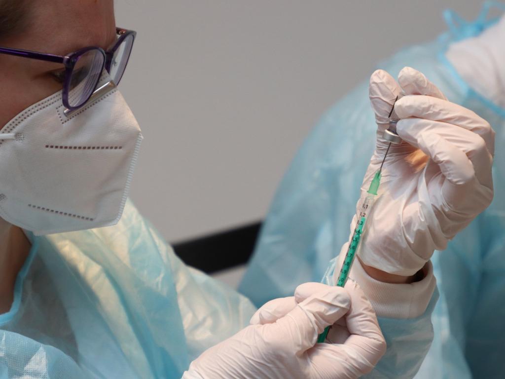 Более 1 миллиона украинцев полностью прививались от коронавируса. Вакцинация против COVID-19 и возможный локдаун