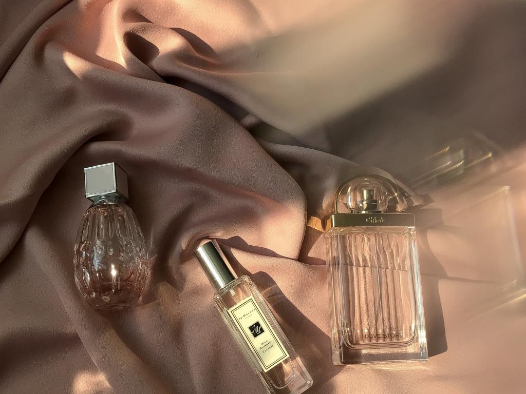 Стереотипи про парфуми: чи мають парфуми термін та чи правда, що оригінали не мають написів арабською мовою?
