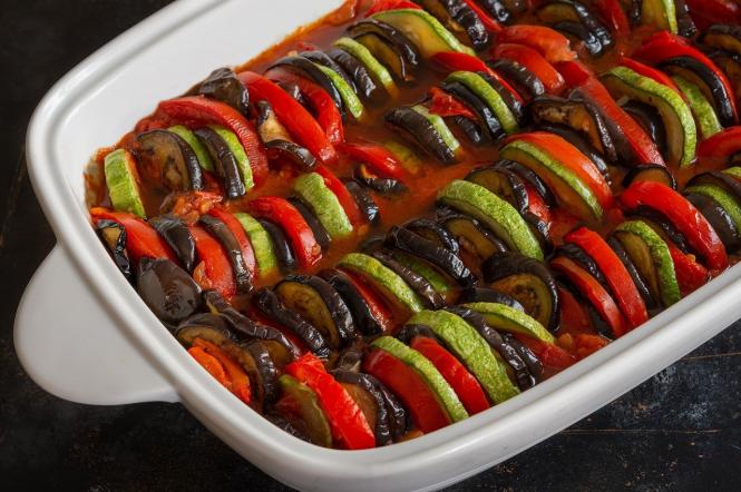 Рецепт легкого и сочного рататуя из кабачков, баклажанов и помидоров