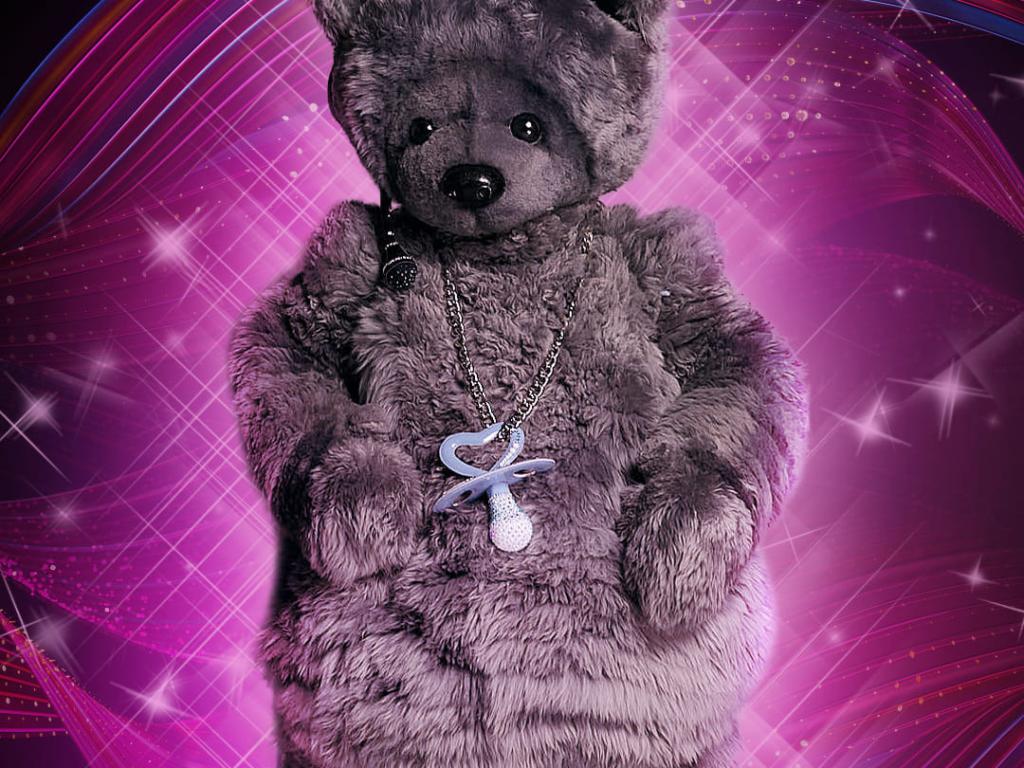 Шоу "Маскарад": хто під костюмом ведмедика Тедді?